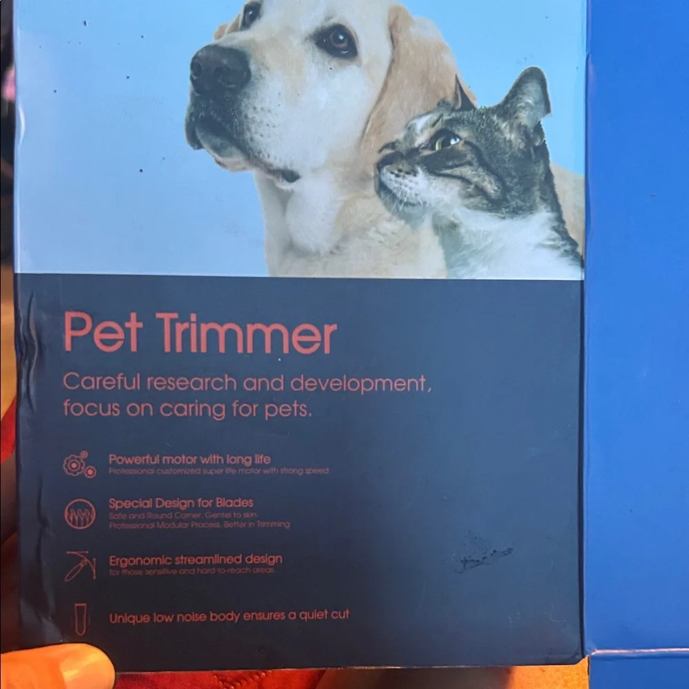 Pet Trimmer with Ergonomic Design